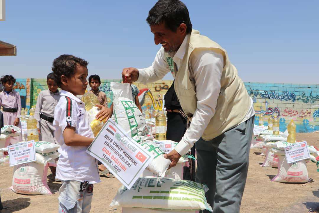 وقف کاروان امید به کمک رسانی به مردم یمن ادامه می دهد